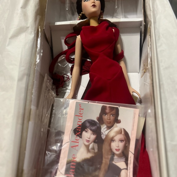 Elegant Red Evening Gown - Picture 4 of 5